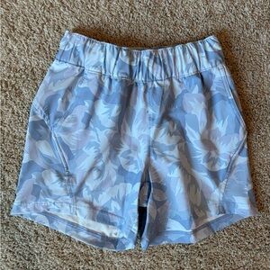 Columbia Floral Blue Outdoor Women's Shorts